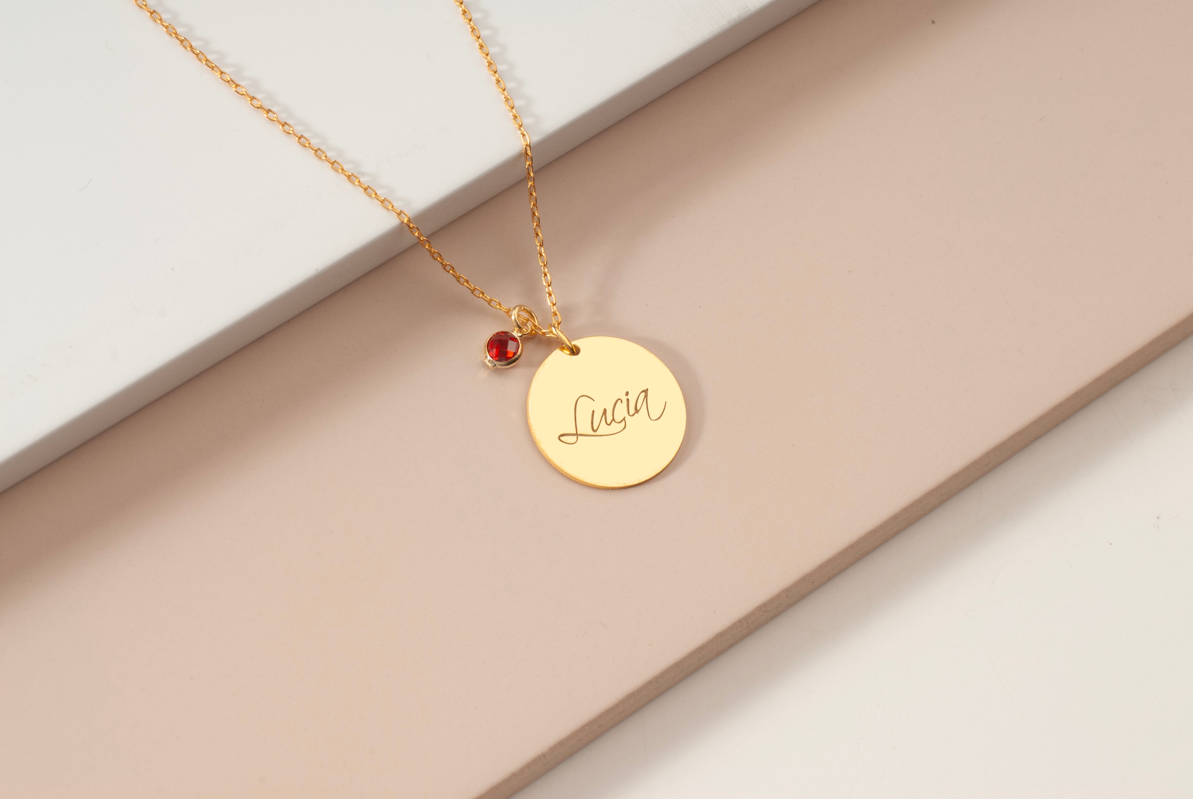 YUVARLAK PLAKA DOĞUM TAŞLI İSİM KOLYE 11